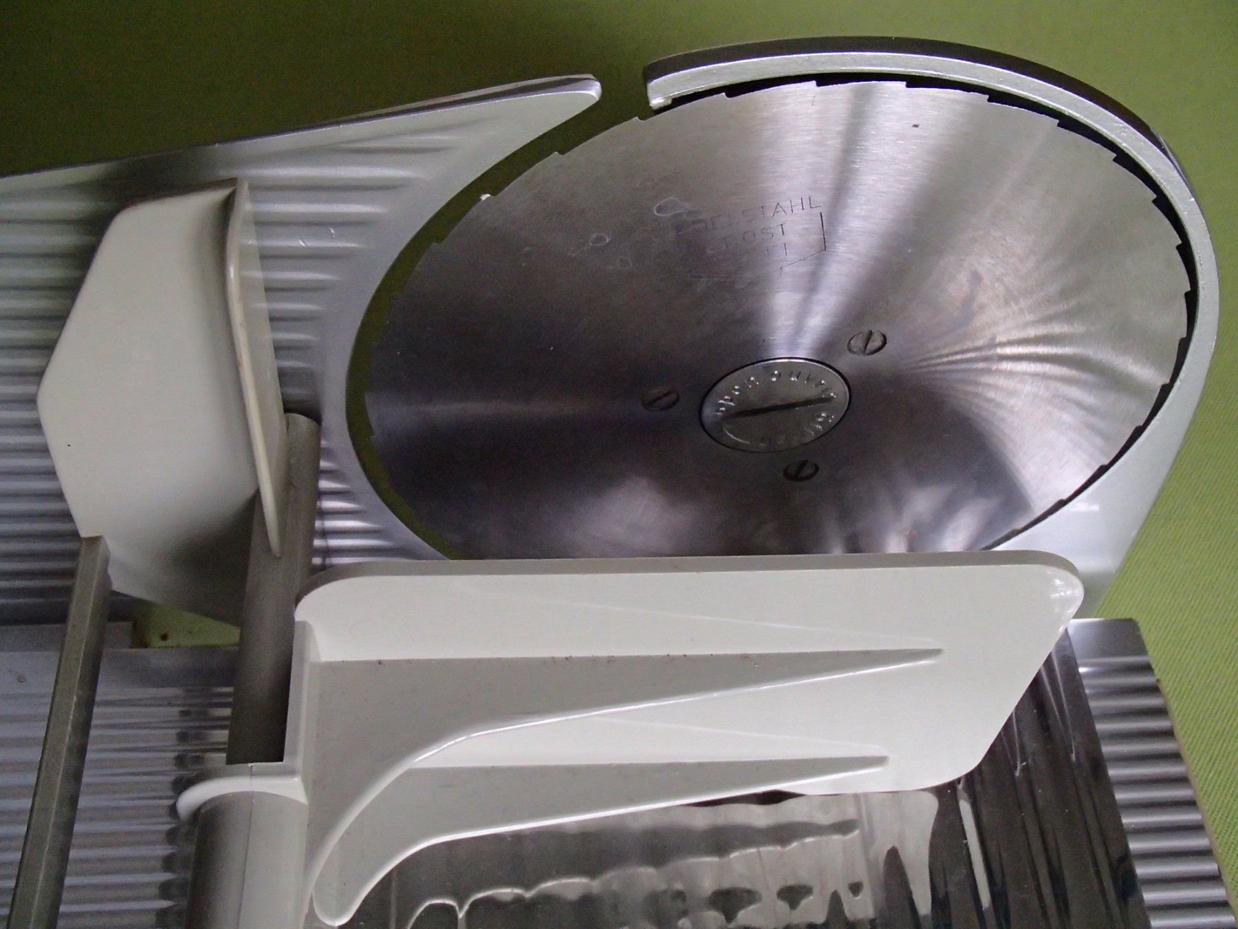 Turmix Elettrodomestici da cucina: TURMIX Aufschnittmaschine für Fleisch ect. – Usato da Schöfflisdorf venduto da pullux 2