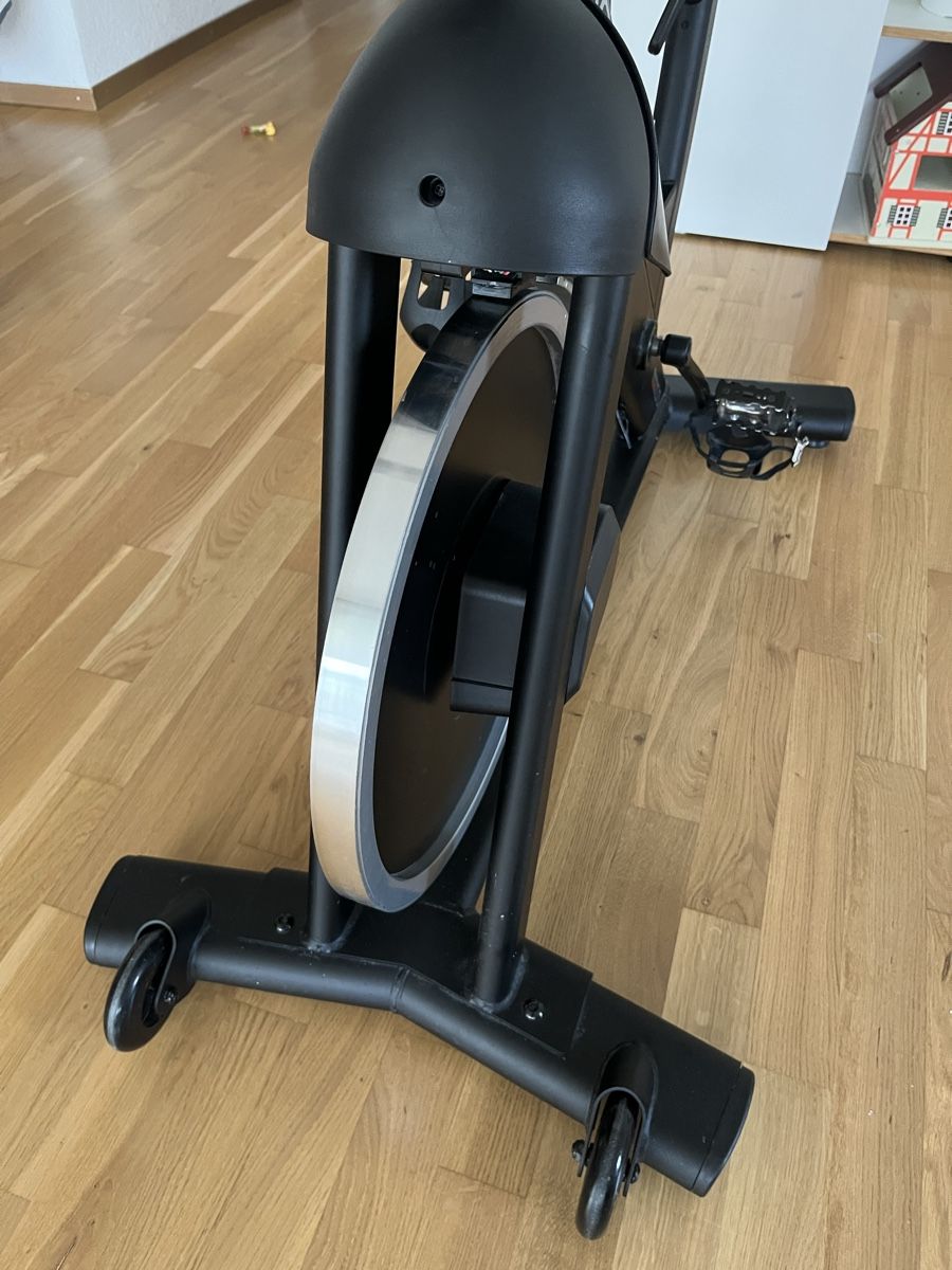 Decathlon Hometrainer: Pro-Form Smart Power 10.0 Spin Bike mit Display & Hanteln – Usato da Schönenberg TG venduto da ere_g6hm 1