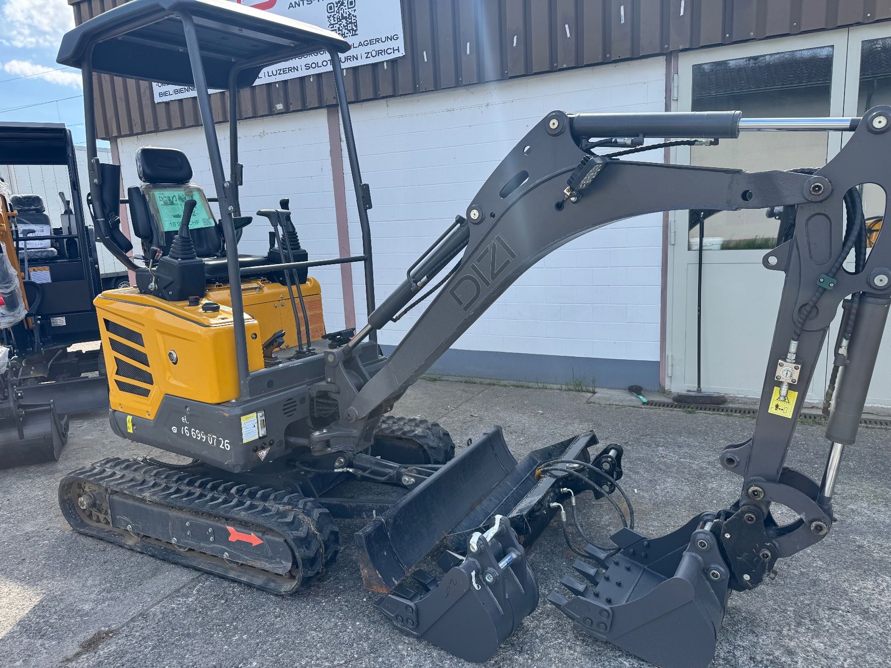 Excavateurs: Bagger 2.0T 895 Stunden – D'occasion à Orpund par dizi.98