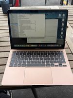 MacBook Air 2020 Intel i5 sehr guter Akku nur 35 Ladezyklen