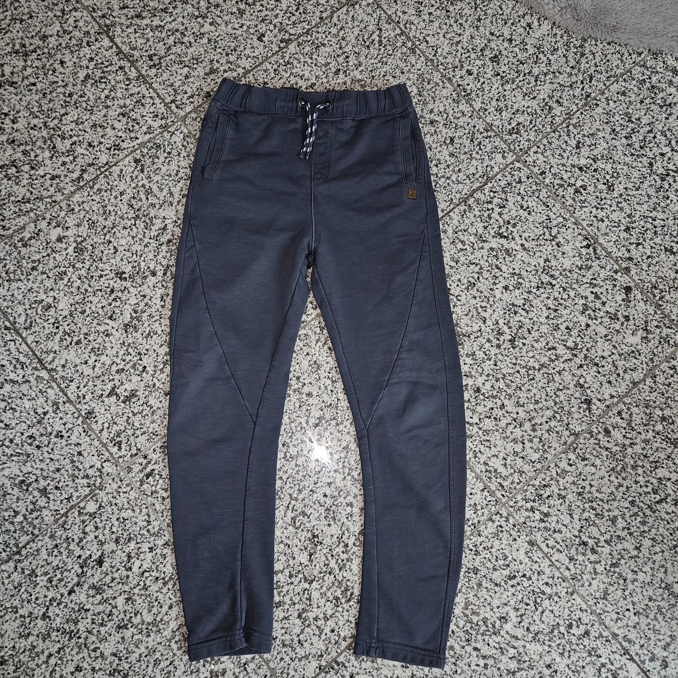 S.Oliver Pantalons: Jogginghose, Trainerhose S Oliver  Gr. 152 – D'occasion à Embrach par Lilly2021