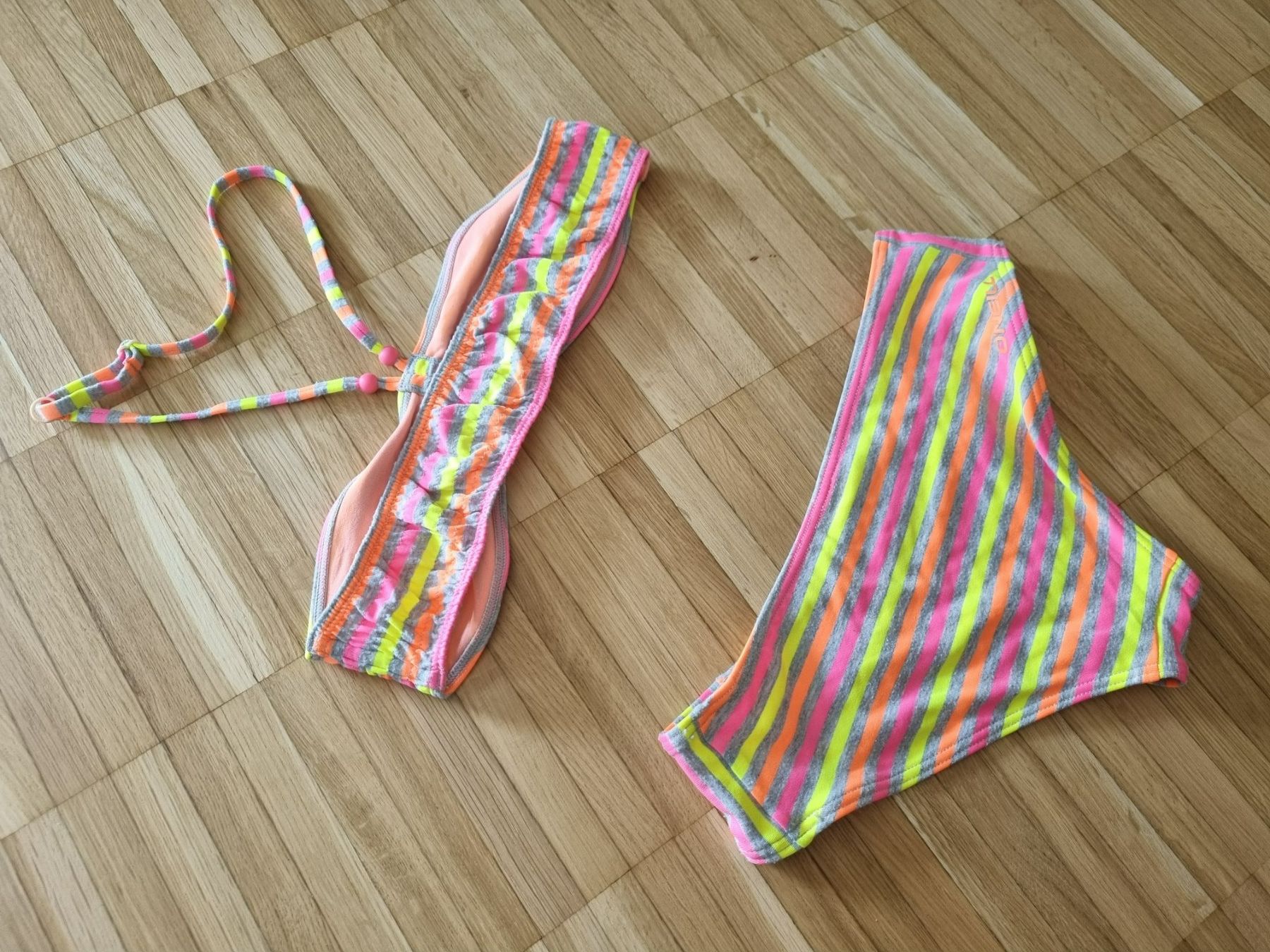 Badekleider & Bikinis: Badeanzug / Bikini / Zweiteiler - Gr. 164 – Gebraucht aus Neftenbach von DanielaS01020304 1