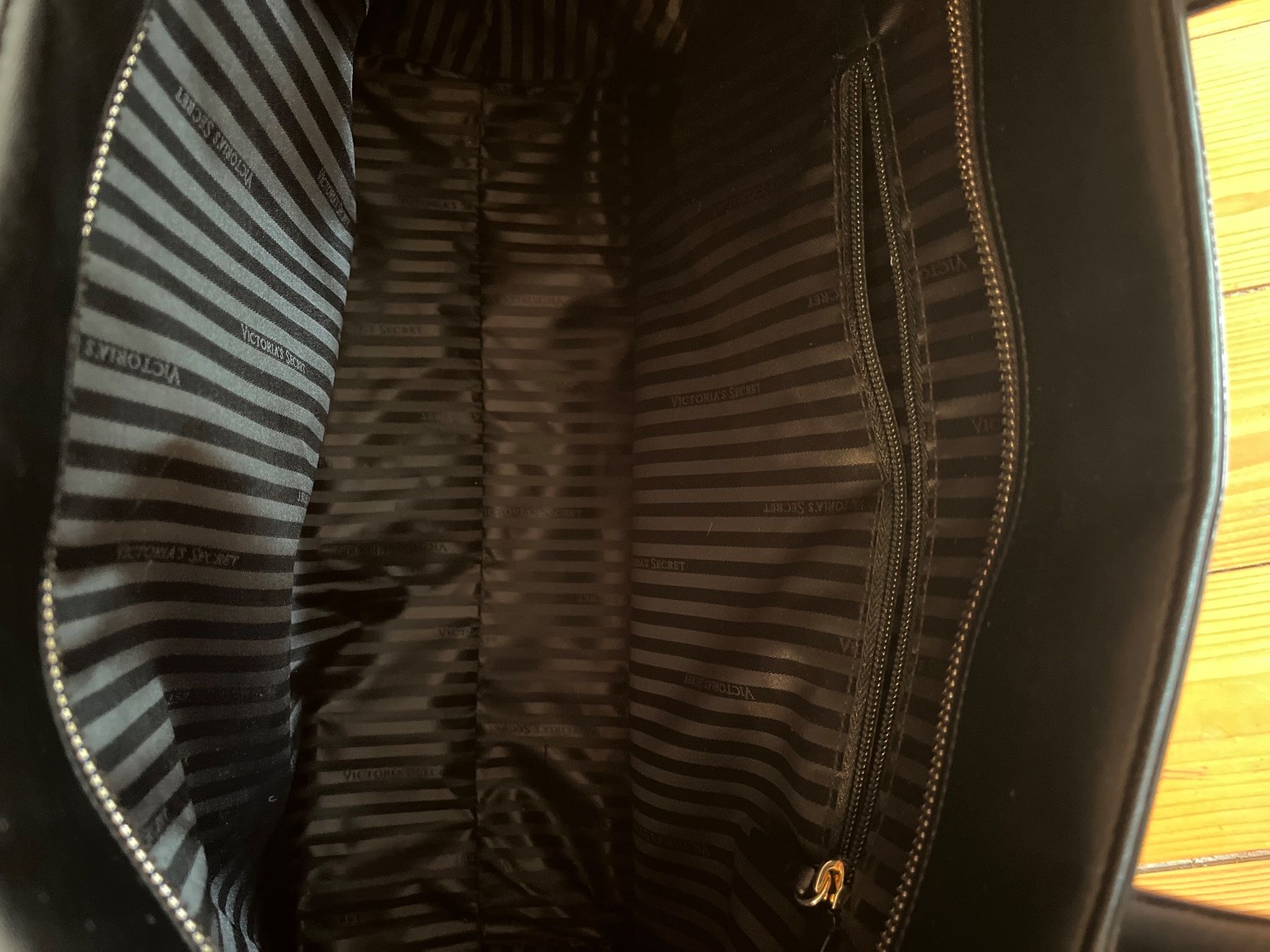 Victoria's Secret Taschen für Damen: Victoria's Secret Tasche – Neu (gemäss Beschreibung) aus Fischenthal von luc_82dg 2