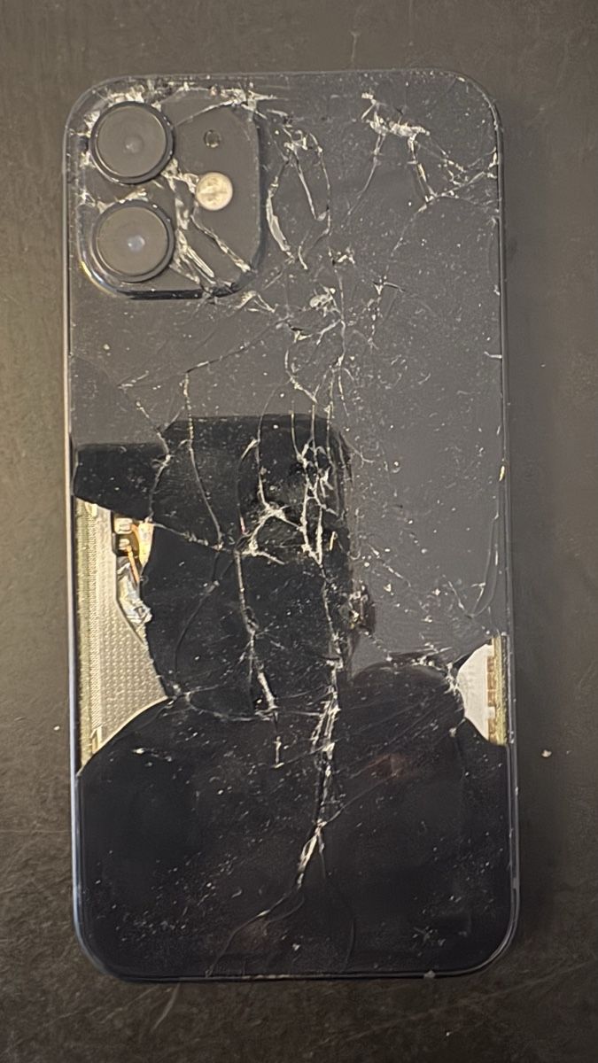 Apple Telefoni cellulari / Smartphones: iPhone 12mini, 128GB, black, defekt – Difettoso da Zürich venduto da lppes 1
