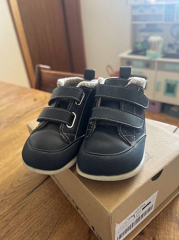 Schuhe für Jungen: Chaussures minimaliste pour petit enfant – Gebraucht aus Lausanne von beatriz_g