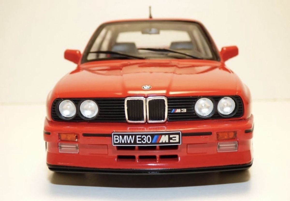 BMW Modellautos: BMW M3 E30 rot 1:18 ungeöffnet  – Neu und originalverpackt aus Basel von GlaihuenigeCars2025 2