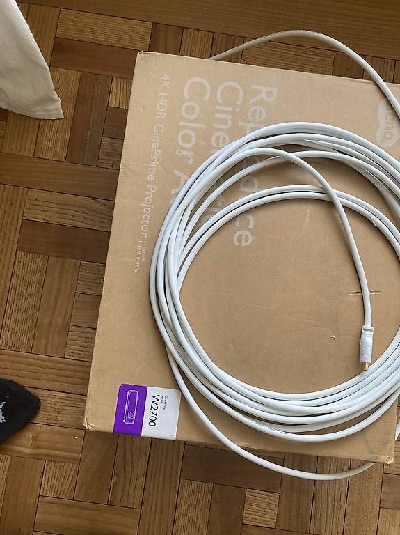 Proiettori: BenQ w2700 4K Beamer – Usato da Greppen venduto da chr_22d9