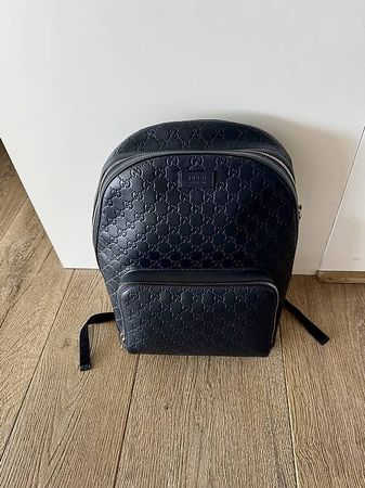 Gucci  Sac à dos en cuir bleu foncé  Excellent état