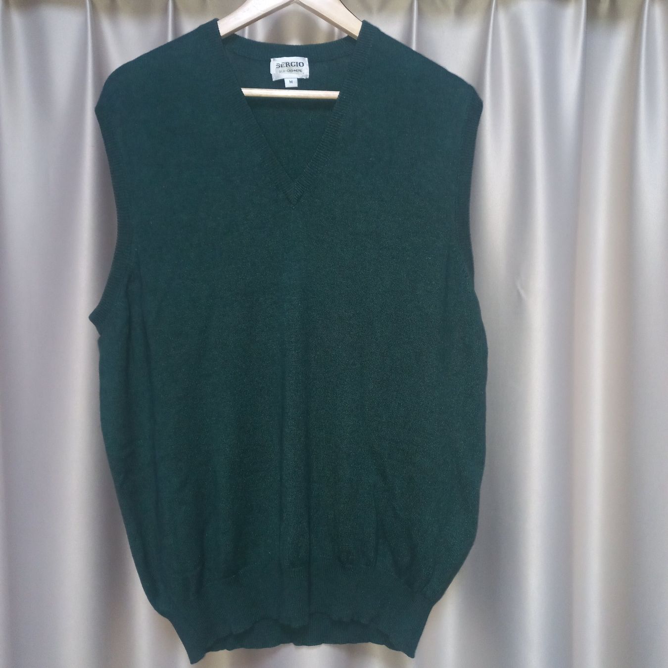 Pullover & Sweatshirts: Pullunder Dunkelgrün Seide/Wolle (m eher L) – Gebraucht aus Niederhelfenschwil von pyr_n8bb