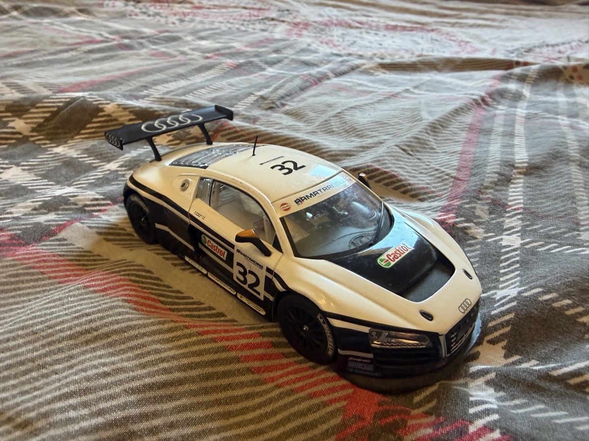 Carrera Piste: Carrera Digital 1/32 Audi R8 LMS  – Usato da Mirchel venduto da Hilal1994 3