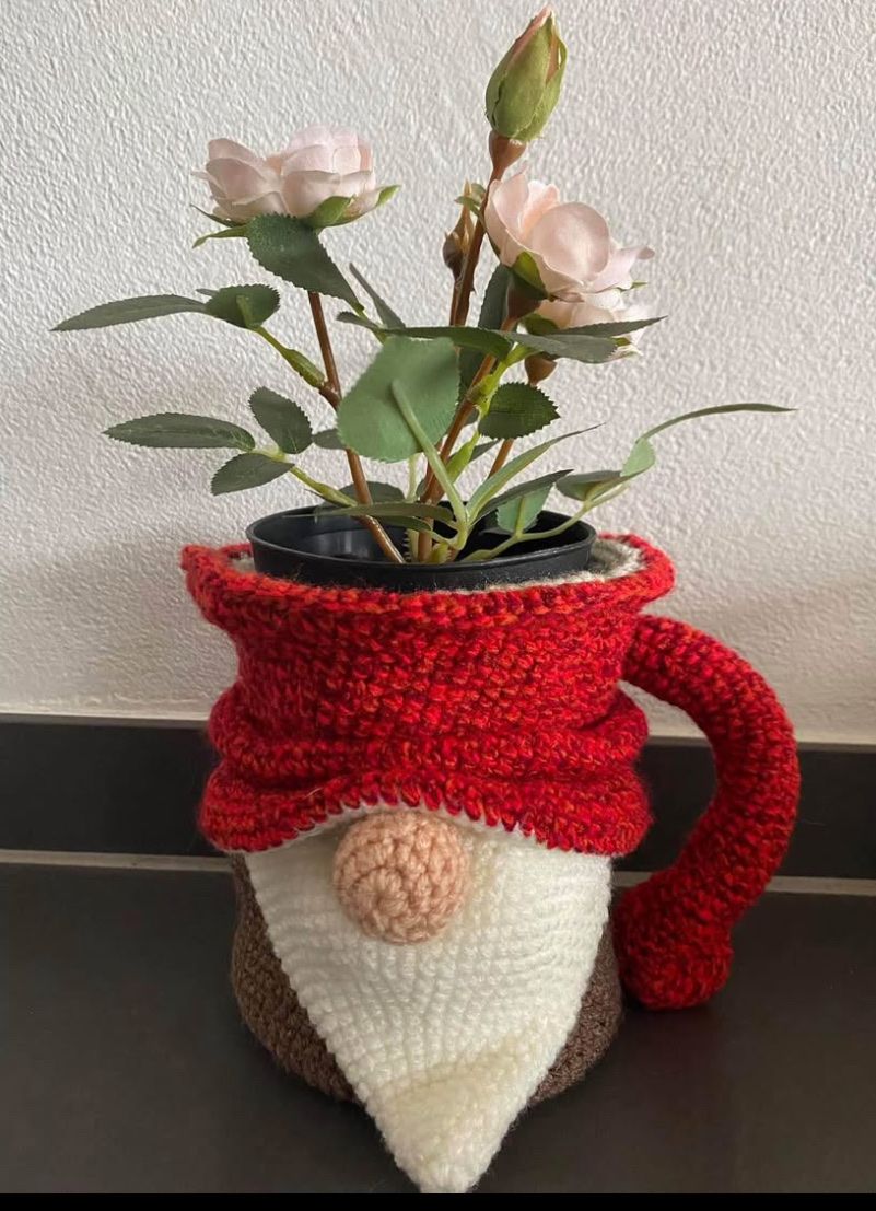 Statuette: Handgemachte rote Wichteltasse – Nuovo e nell'imballaggio originale da Tuggen venduto da Manuela_Haas