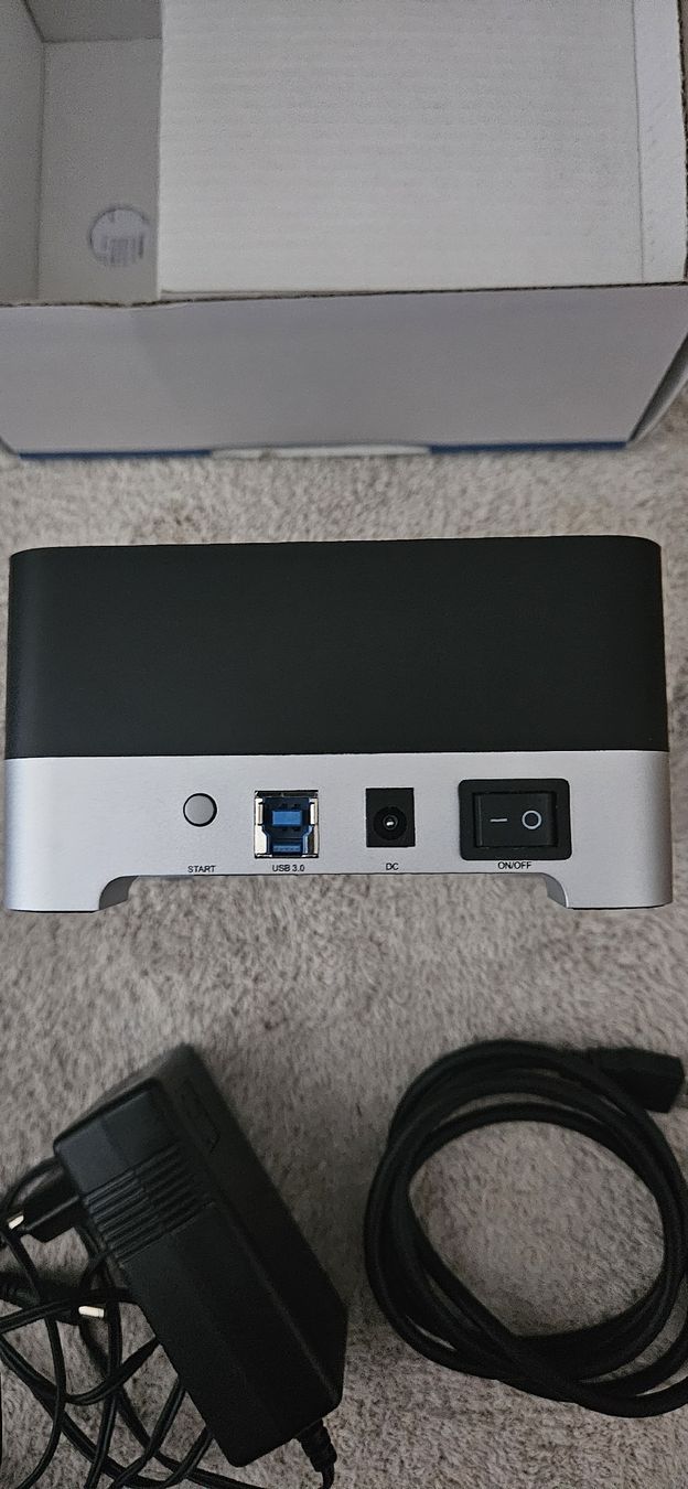 Docking station: BaseTech SATA Dual Hard Disk Cloner – Usato da Schaan venduto da stilo0987 2