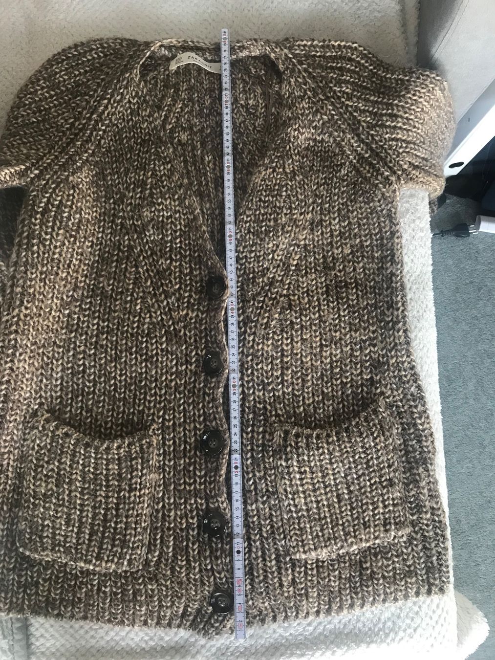 Zara Giacche: Warme Strickjacke ZARA - braun Länge 80cm – Usato da Niederteufen venduto da mix18 6