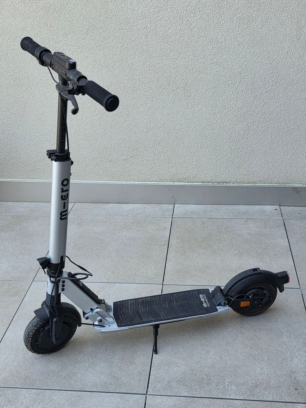 Micro Kickboard: Micro E-Scooter Explorer S – Usato da Dietlikon venduto da kobold_nik