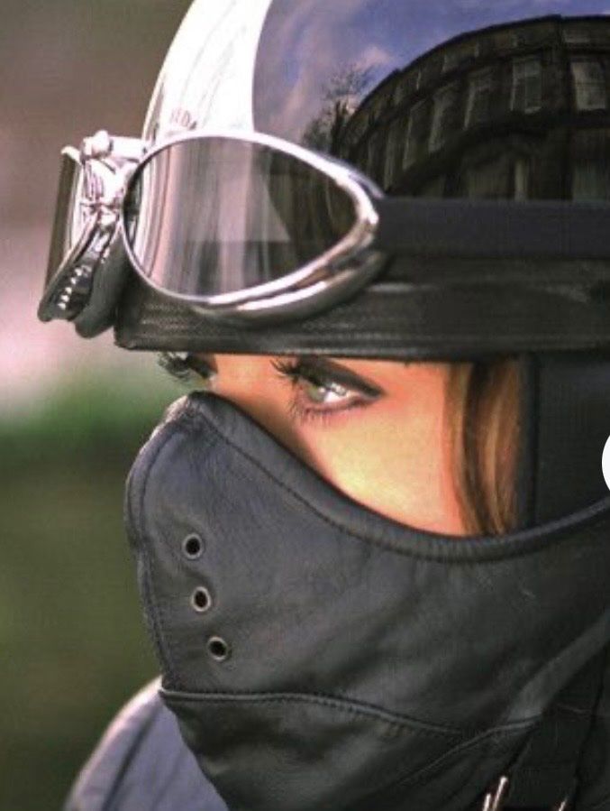 Caschi & visiere: Davida Helm Original mit 2 Leder Gesichtsmasken – Usato da Grenchen venduto da Jimbo3743 1