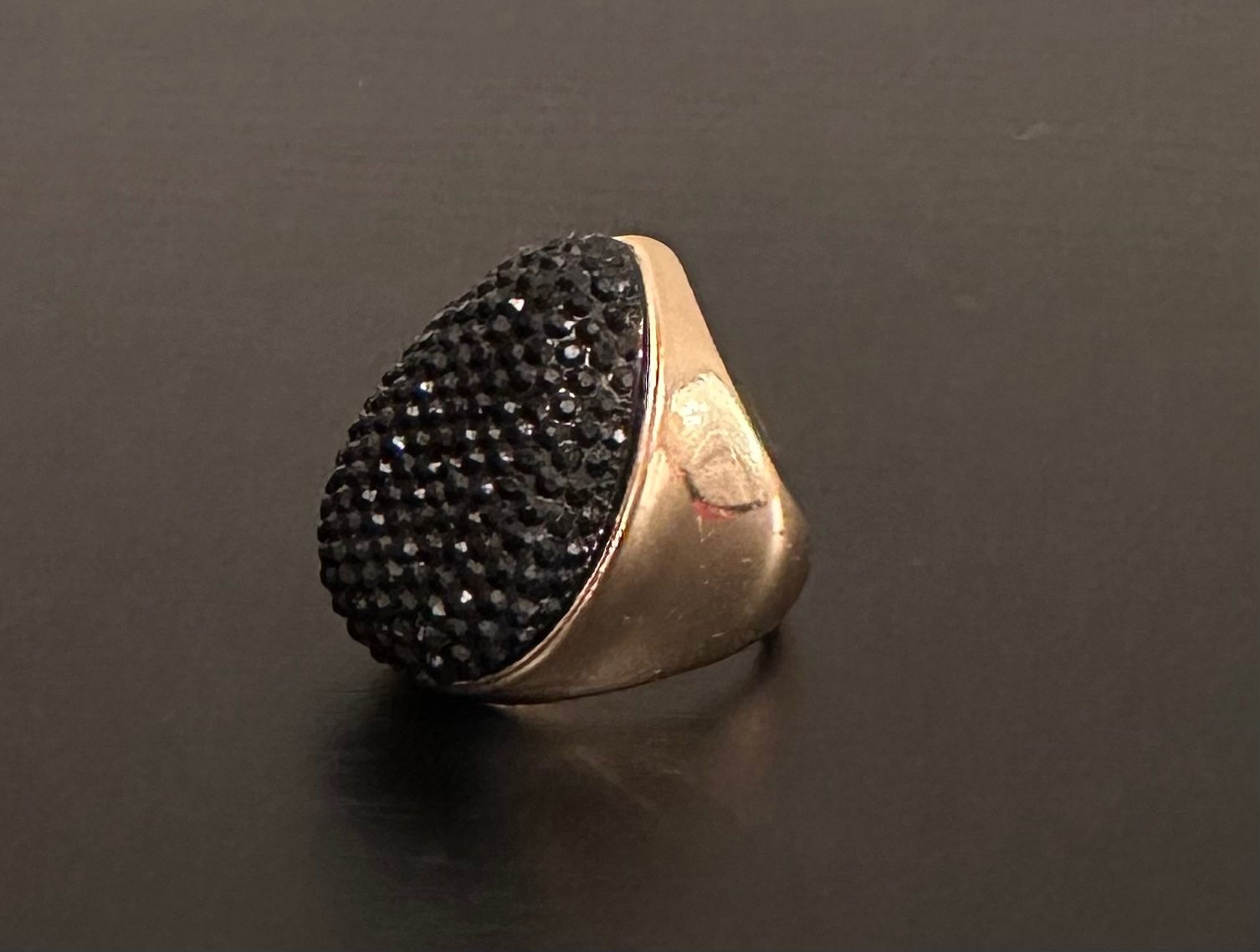 Anelli: Modeschmuck Ring mit schwarzen Steinen – Usato da Emmenbrücke venduto da little.treasures