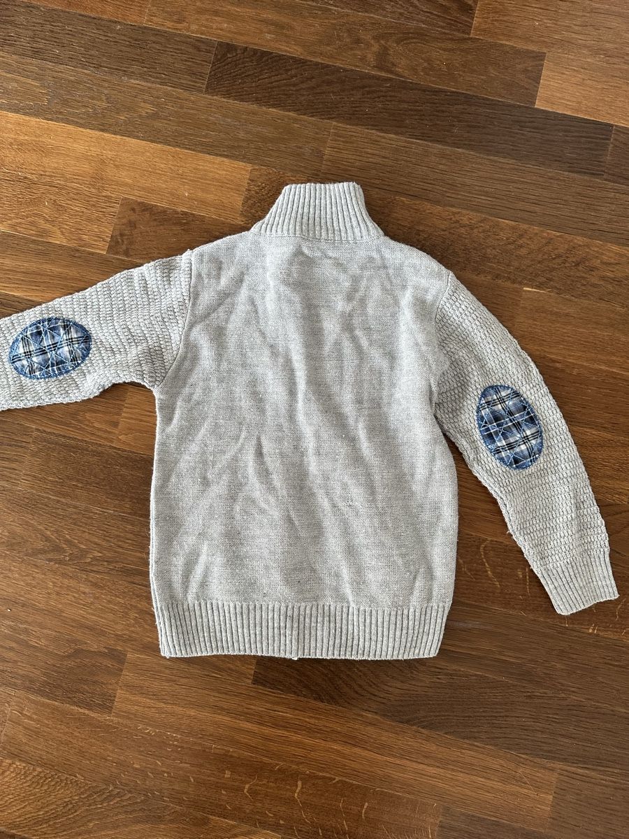 Maglioni & Felpe: Pullover mit Reissverschluss 70% Wolle Gr.116 – Usato da Dietikon venduto da mike.thorton 2