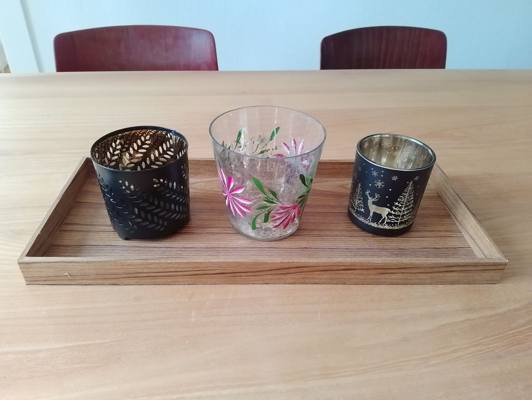 Tutte le decorazioni: Kleines Holztablett, drei hübsche Windlichter Glas/Metall – Usato da Luzern venduto da Seri4 8