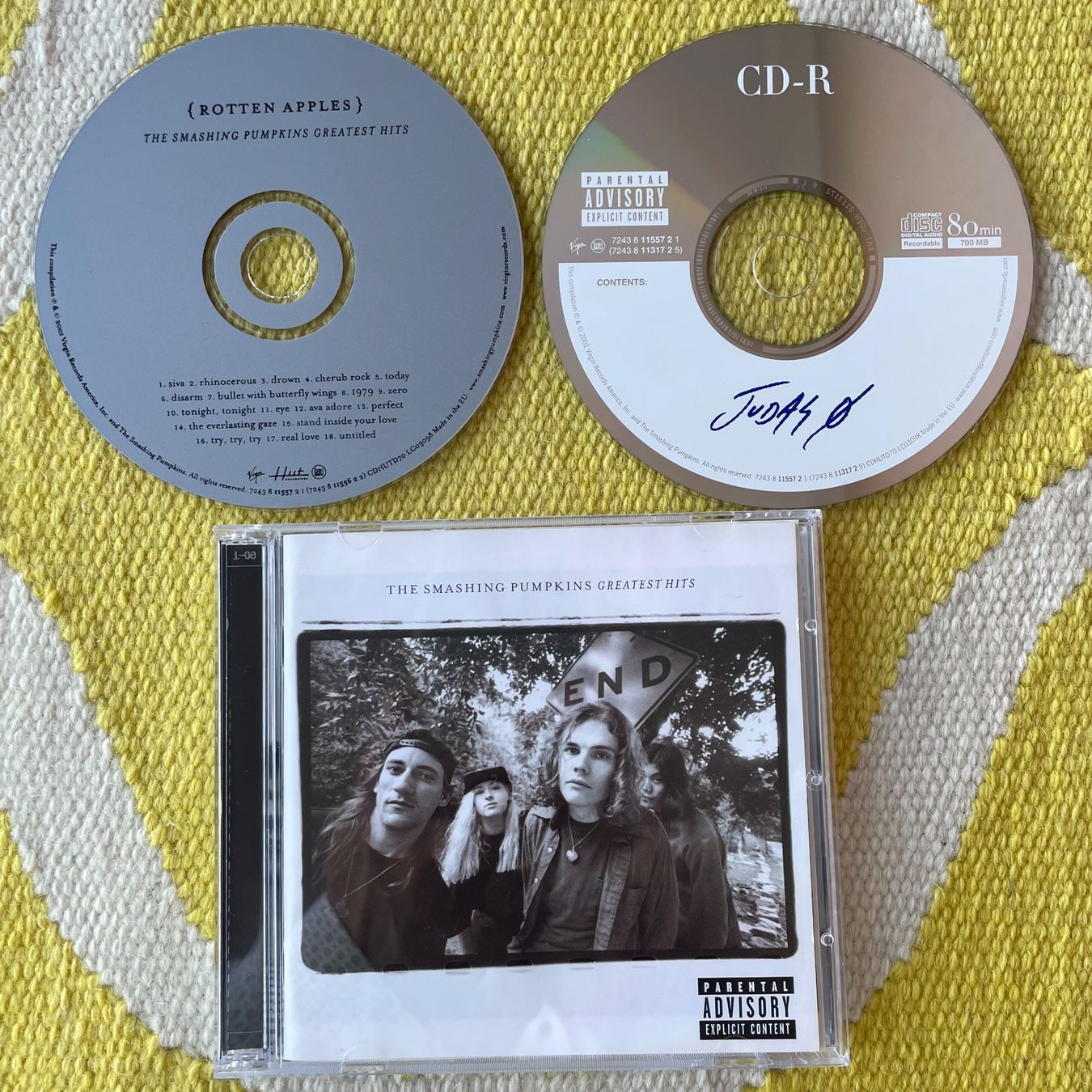 CDs: THE SMASHING PUMPKINS-2CD GREATEST HITS – Gebraucht aus Rorschacherberg von CD-Roli