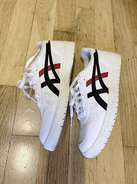 Asics Damenschuhe: Weisse Sneakers Asics – Gebraucht aus Basel von ale_vrd5 2