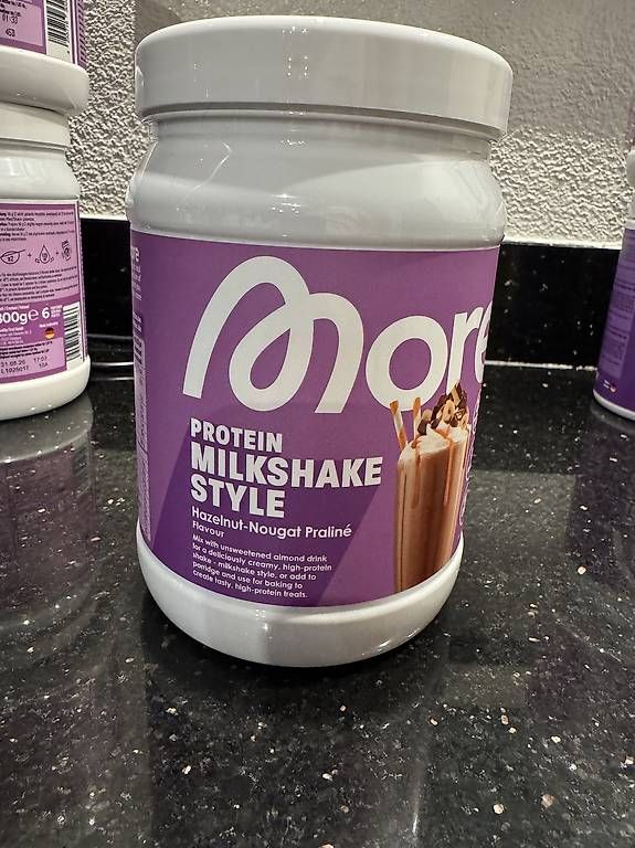 More Nutrition Cibi & Specialità: More Nutrition MILKSHAKE STYLE Hazelnut-Nougat Praliné – Nuovo e nell'imballaggio originale da Altendorf venduto da Nordseekind