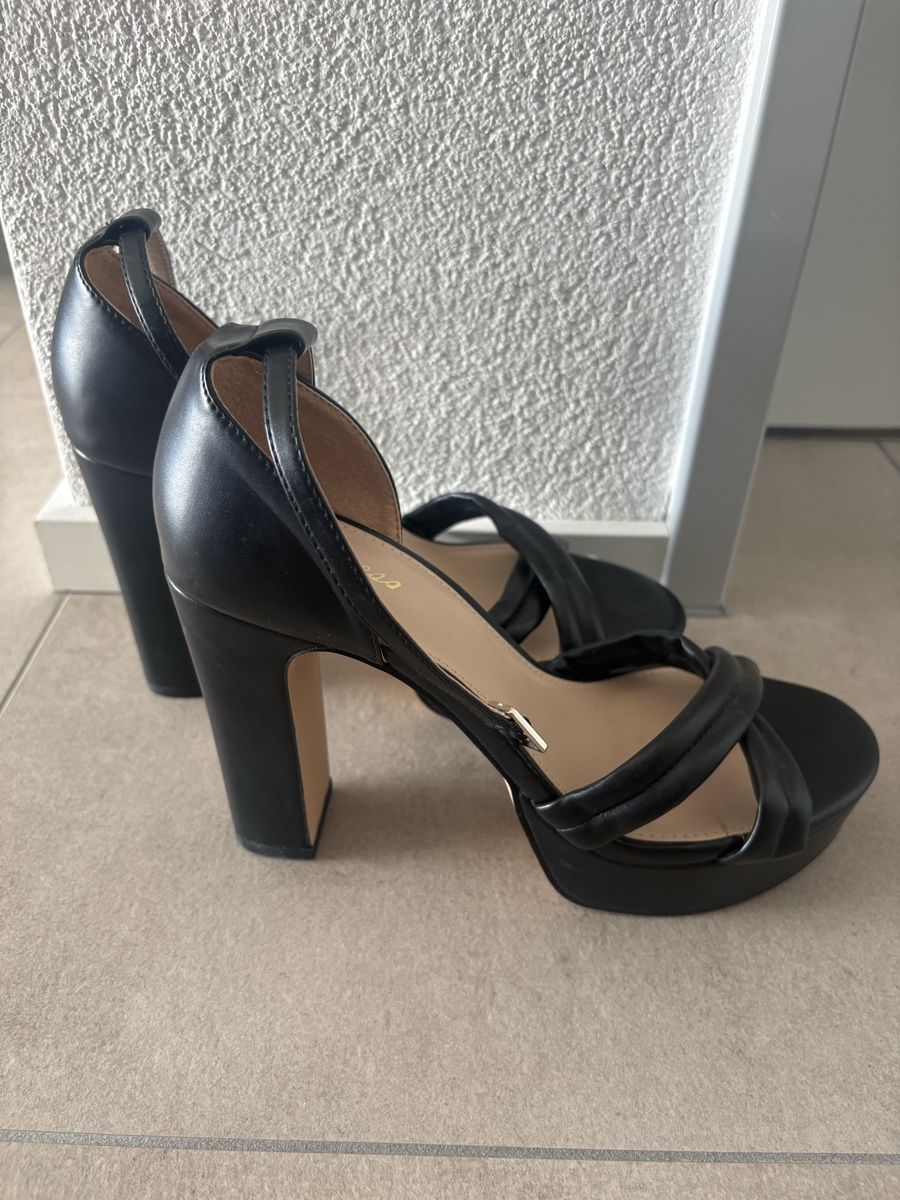 Guess Chaussures femmes: Guess Highheels – Neuf (Voir description) à Märwil par justelei 1