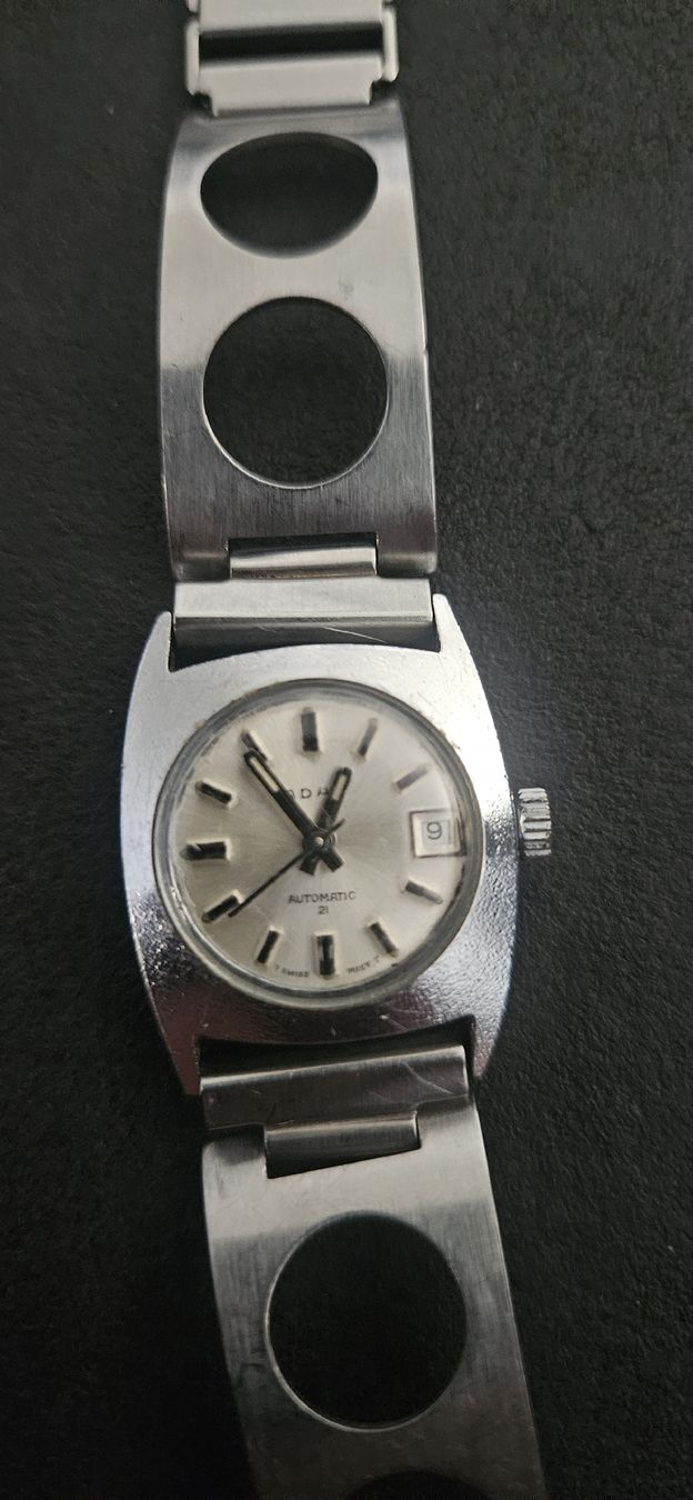 Montres: automatic Damen Uhr ADAP. läuft – D'occasion à Hägendorf par Poisonapple 1