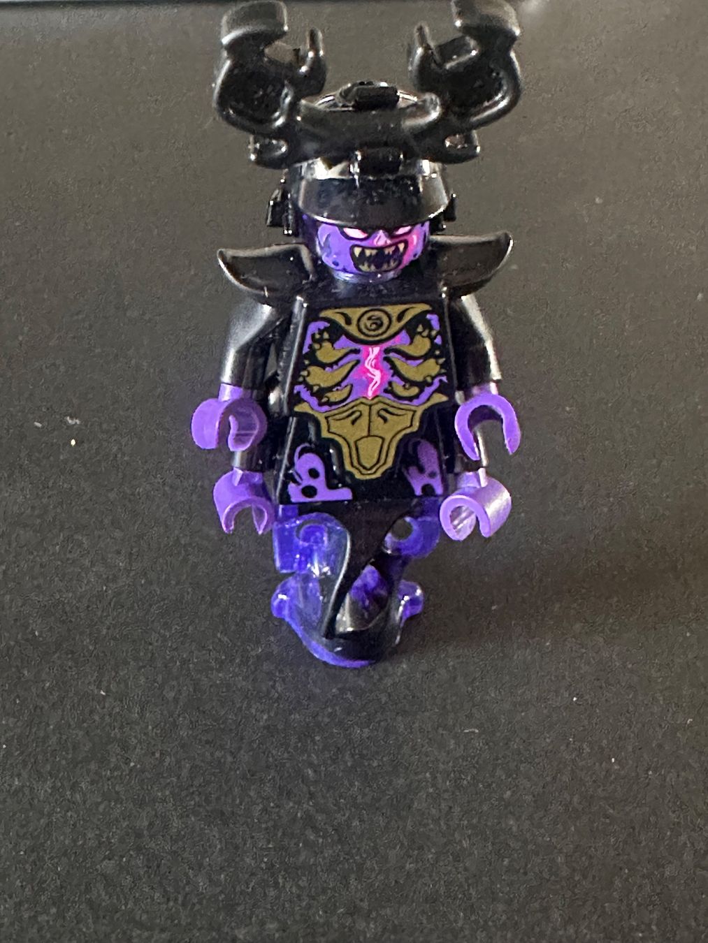 Lego Figuren: Lego Ninjago Geister Boss Figur – Gebraucht aus winterthur von tritra23