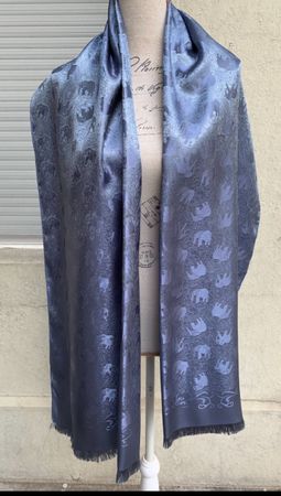 Superbe étole 100%soie tissage jacquard et éléphants