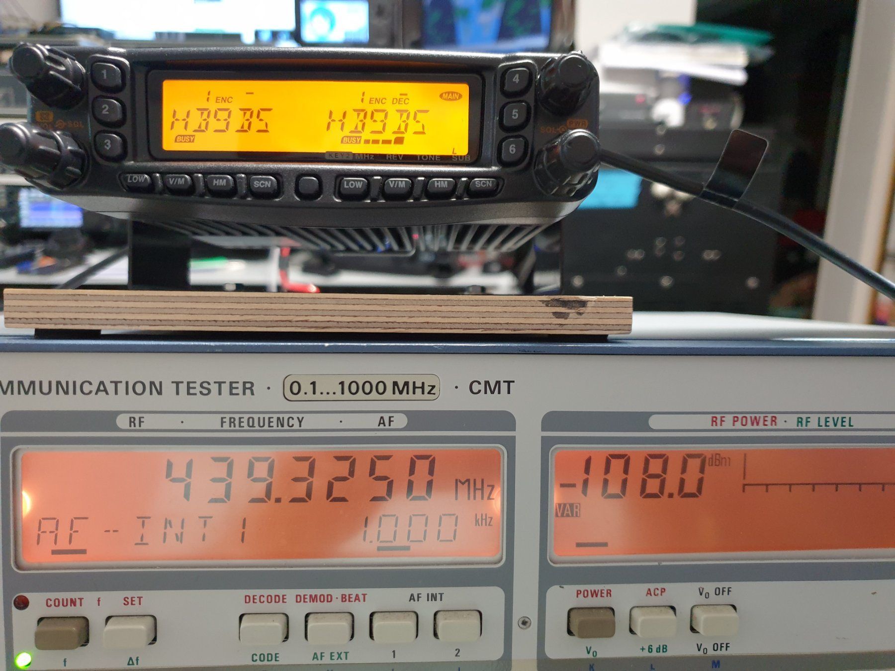 Yaesu Technique de radiocom: YAESU FT-8800E FM VHF / UHF Transceiver – D'occasion à Bottmingen par  2