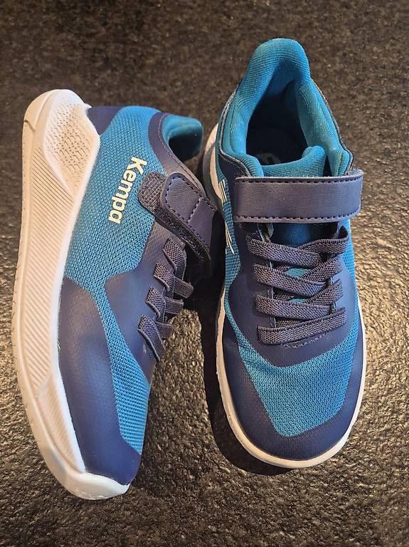 Schuhe für Jungen: Turnschuh Kempa Gr. 29 – Gebraucht aus Zäziwil von Fluh8