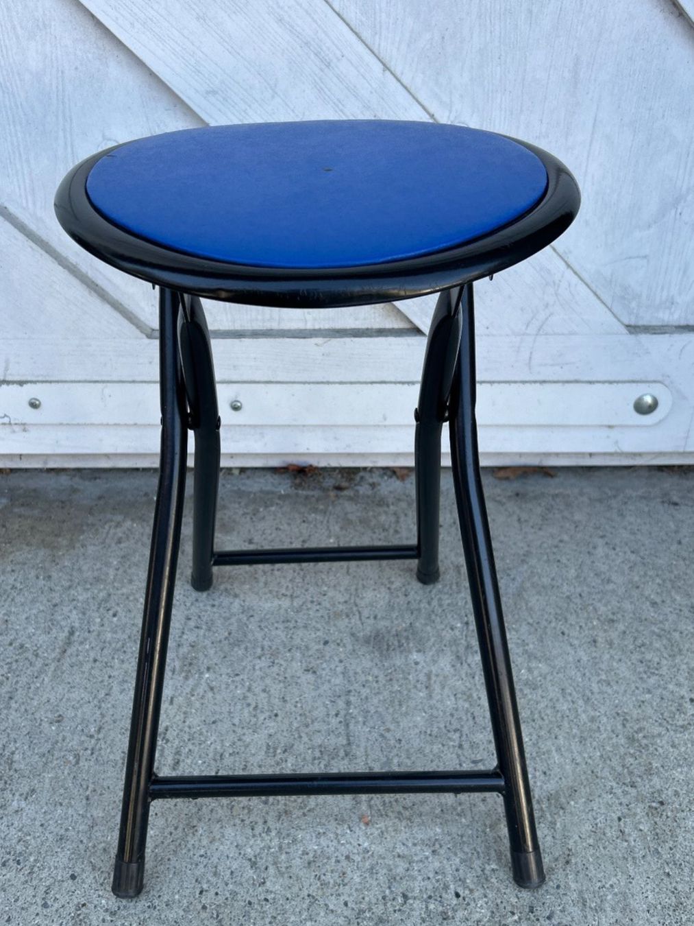 Sgabelli: Klapphocker Sitzhocker Faltbar blau schwarz – Usato da Villnachern venduto da RicardoMary