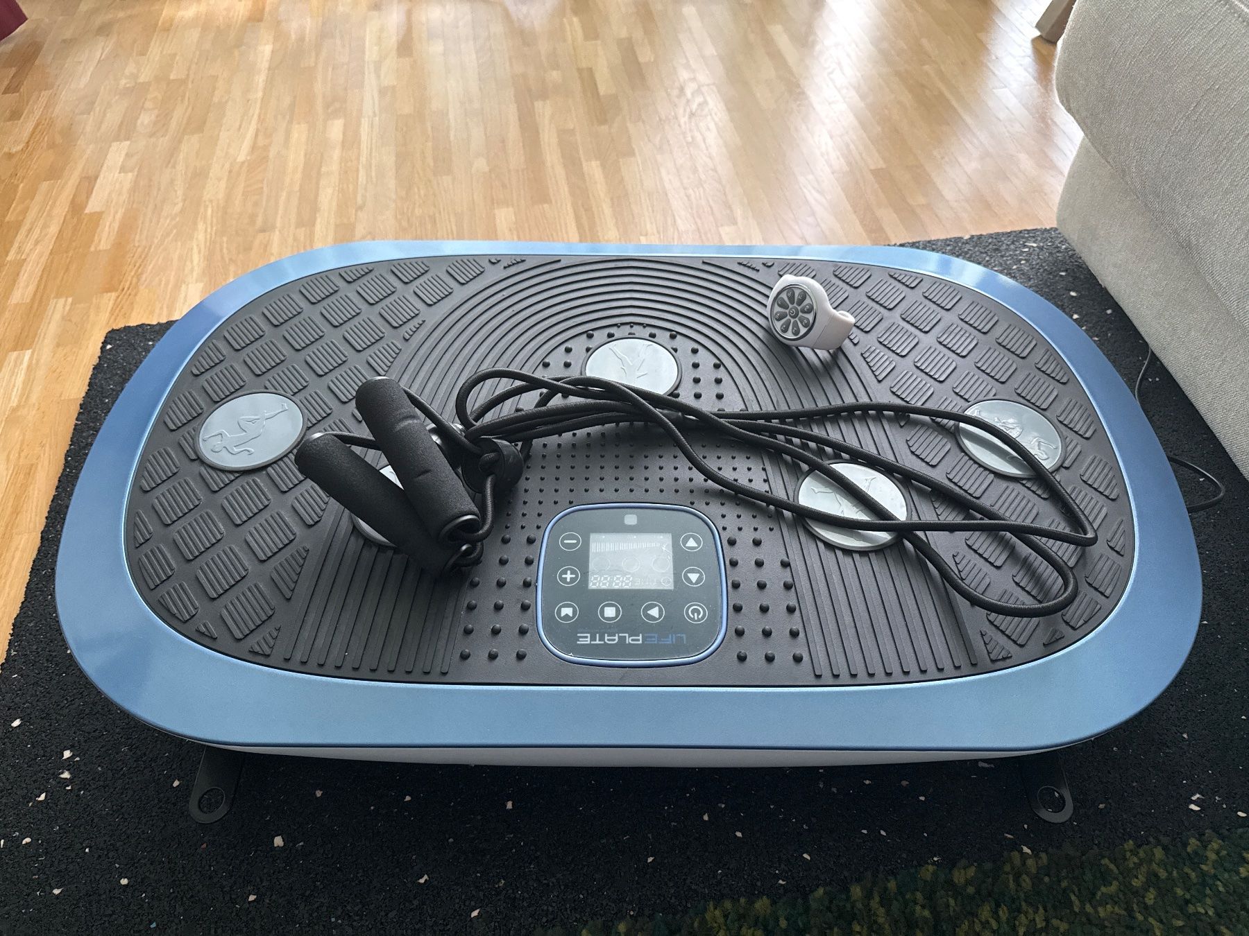 Maxxus Hometrainer: Maxxus LifePlate 4.0 Vibrationsplatte – Usato da Winterthur venduto da Eriseed 2