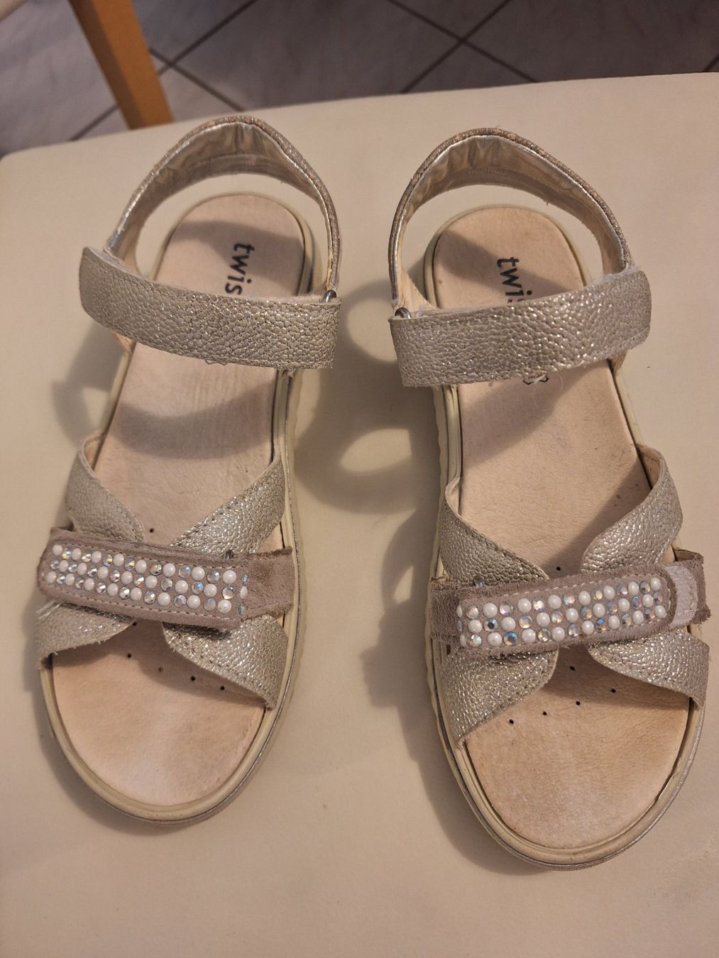 Scarpe per ragazze: Twisty Mädchen Sandalen Gr. 37 – Usato da Biberist venduto da rospel