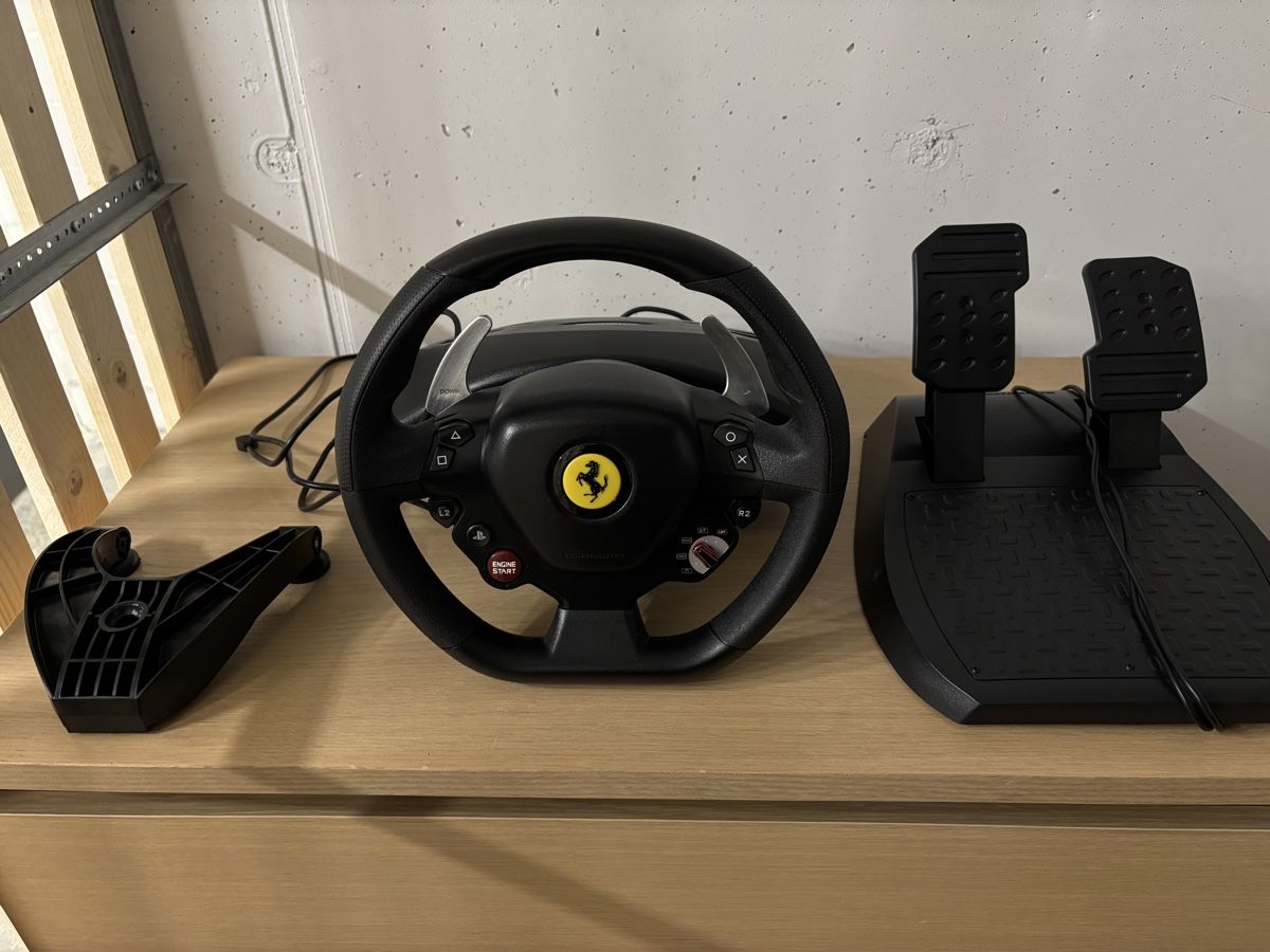 Thrustmaster Controller: Wheel Thrustmaster T80 Ferrari – Nuovo (secondo la descrizione) da Grenchen venduto da SGrosso