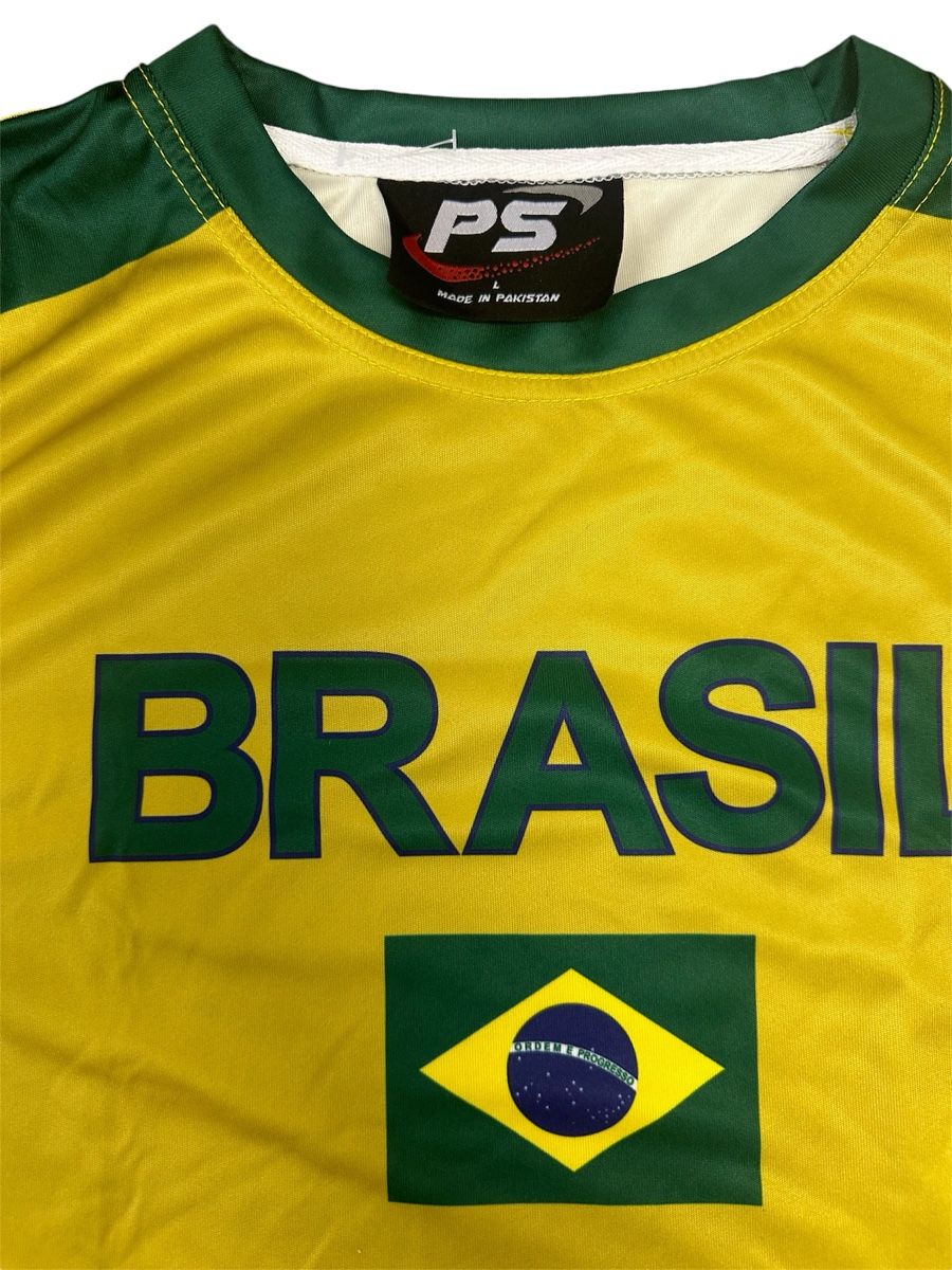Leibchen & Hosen: Brasilien Fussball shirt – Gebraucht aus Buochs von zukkias 1