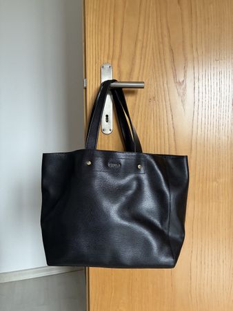 Furla schwarze Leder Handtasche