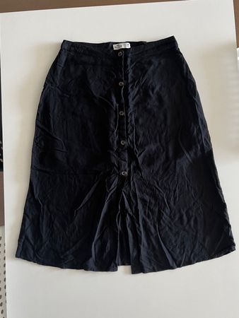 Hollister Midi-Rock – Schwarz mit Knöpfen, wie neu