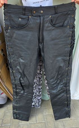 Lederhose Herren Grösse 54 Schnürung seitlich, guter Zustand