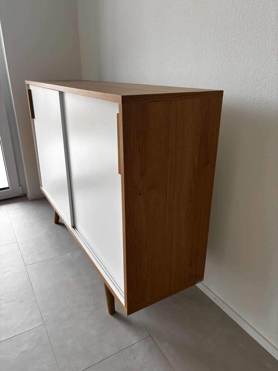 Kommoden: Stilvolles Sideboard Eiche mit Schiebetüren, top Zustand – Gebraucht aus Wolfhausen von Harrier12 1
