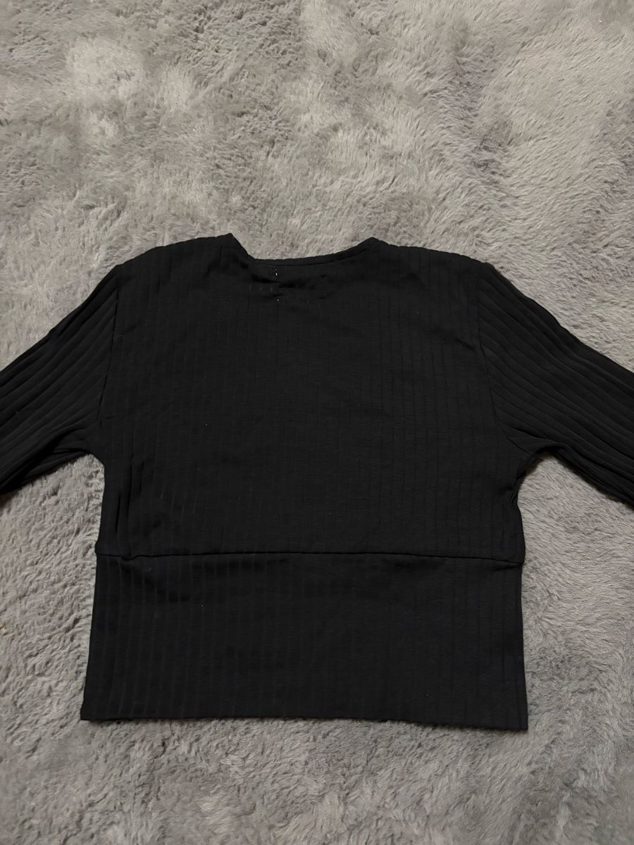 Top: Even&Odd Black Ribbed Long Sleeve – Usato da Wichtrach venduto da Re_Fit 1