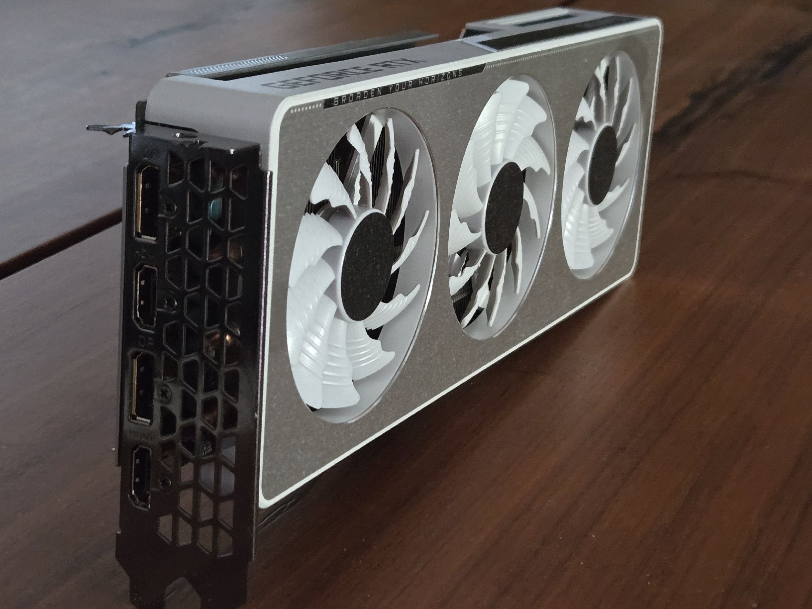 Gigabyte Cartes graphiques: Gigabyte RTX 3060 Ti VISION OC – D'occasion à St. Gallen par SiiirJohn 1