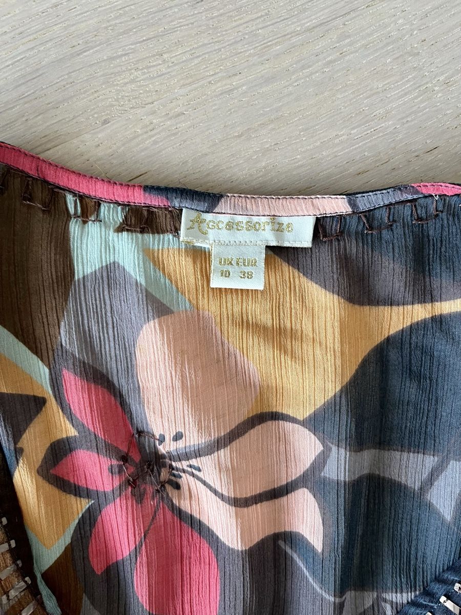 Tuniche: Elegante Strand-Tunika, mit Blumenmuster – Usato da Pfäffikon SZ venduto da humming-bird 3