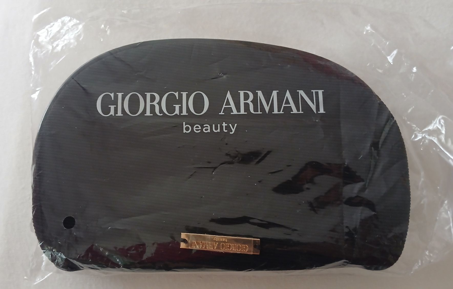 Custodie per cosmetici: NEU ARMANI Beauty Pochette schwarz – Nuovo e nell'imballaggio originale da Villa Luganese venduto da luxlady 8