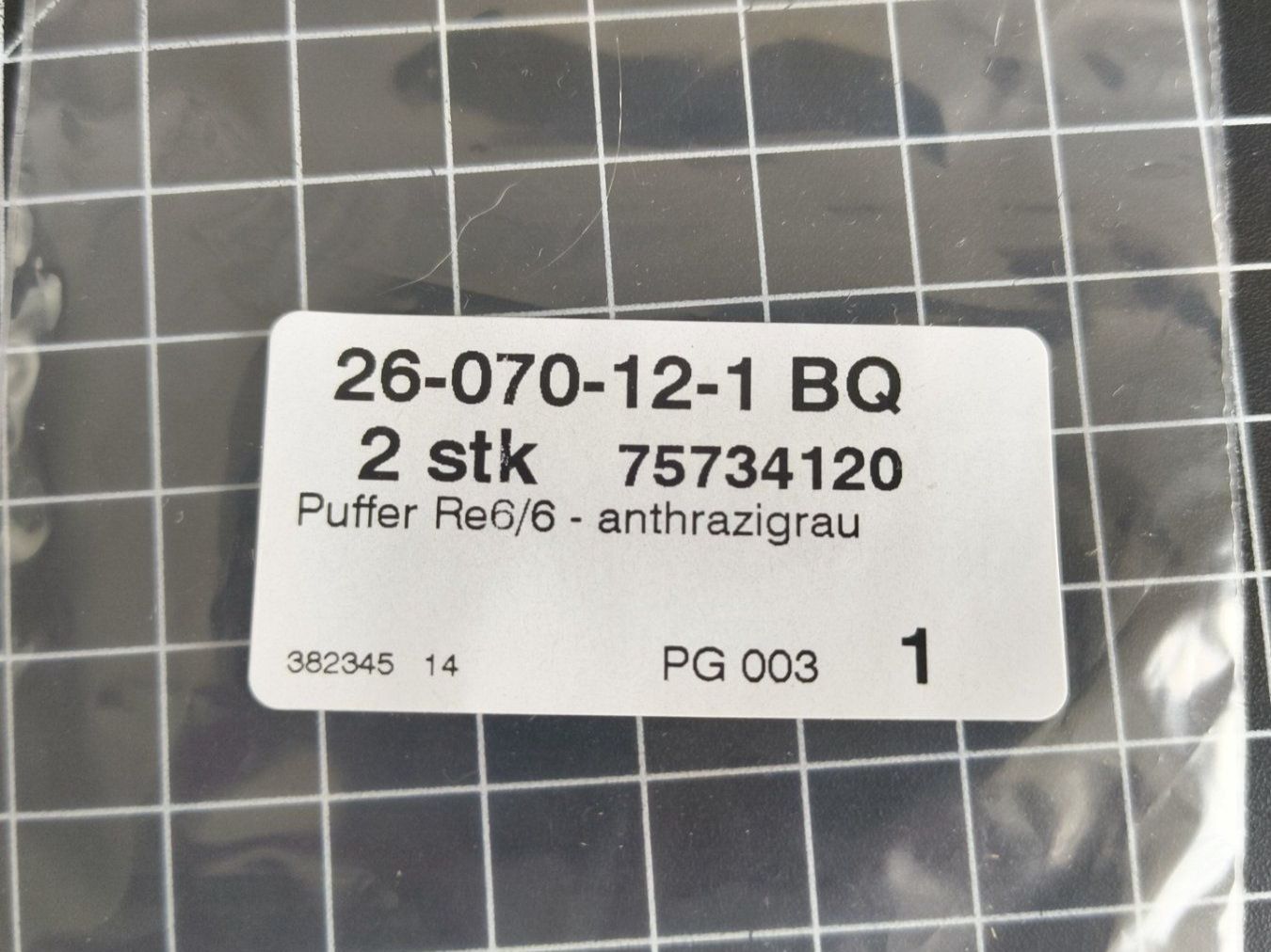 Fleischmann Modellini di ferrovie: Fleischmann 75734120 Puffer zu Re 6/6 anthrazit – Nuovo e nell'imballaggio originale da Baar venduto da 82felice