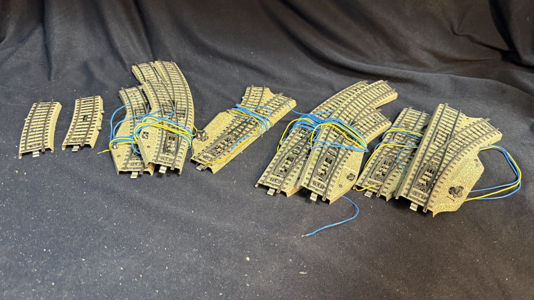 Märklin Modellini di ferrovie: Märklin H0 verschiedene Gleise und Weichen – Usato da Buchs SG venduto da LogistikBuchs