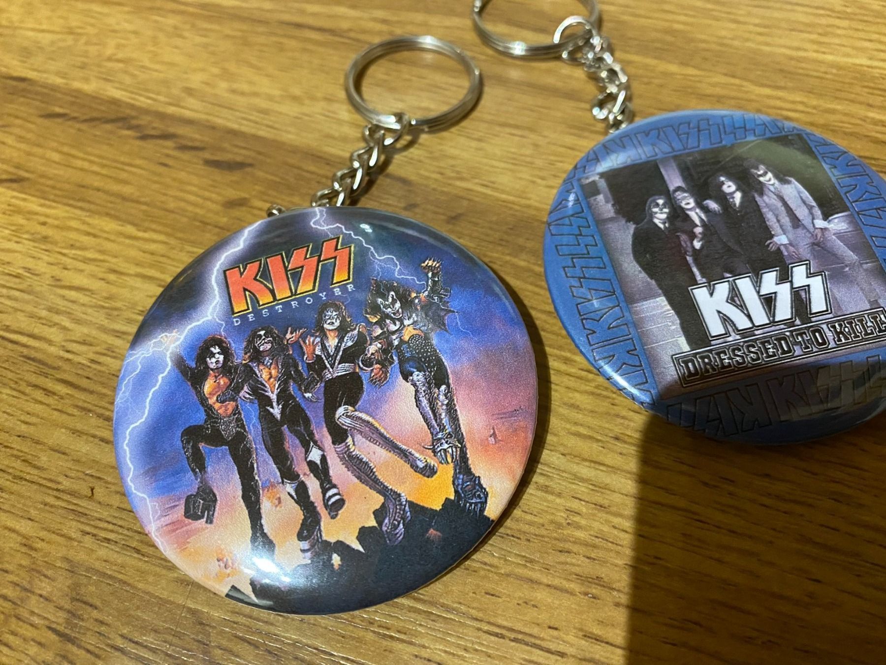 Rimorchi: Kiss Destroyer Dressed Flaschenoeffner – Usato da Basel venduto da FatCatPacksTheRatt 1