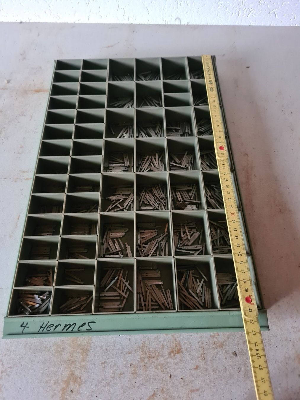 Tutti gli attrezzi: Bleisatz Buchstaben Letterpress Hermes 4 – Usato da Escholzmatt venduto da FuyuIgloo