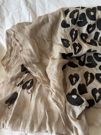 Esprit Tuch Leo Muster beige schwarz