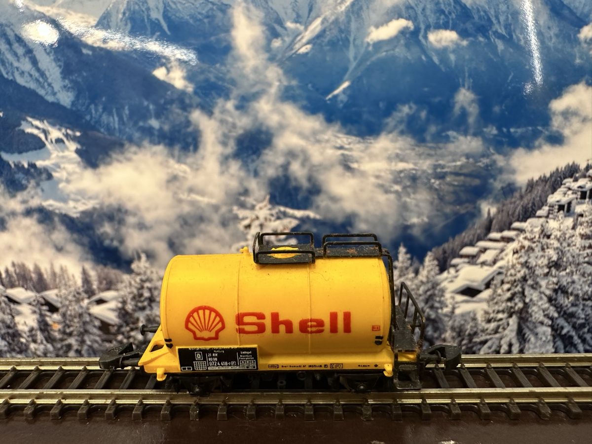 Märklin Modellini di ferrovie: Märklin 8605 Shell Kesselwagen – Usato da Lupsingen venduto da New-Haven